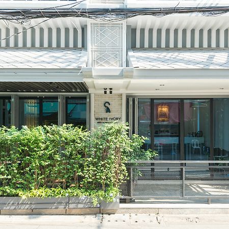 White Ivory Bed And Breakfast Бангкок Экстерьер фото