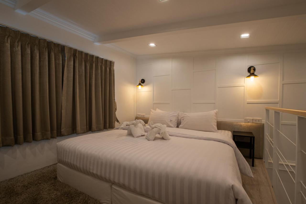 White Ivory Bed And Breakfast Бангкок Экстерьер фото