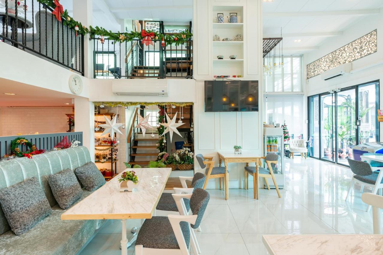 White Ivory Bed And Breakfast Бангкок Экстерьер фото