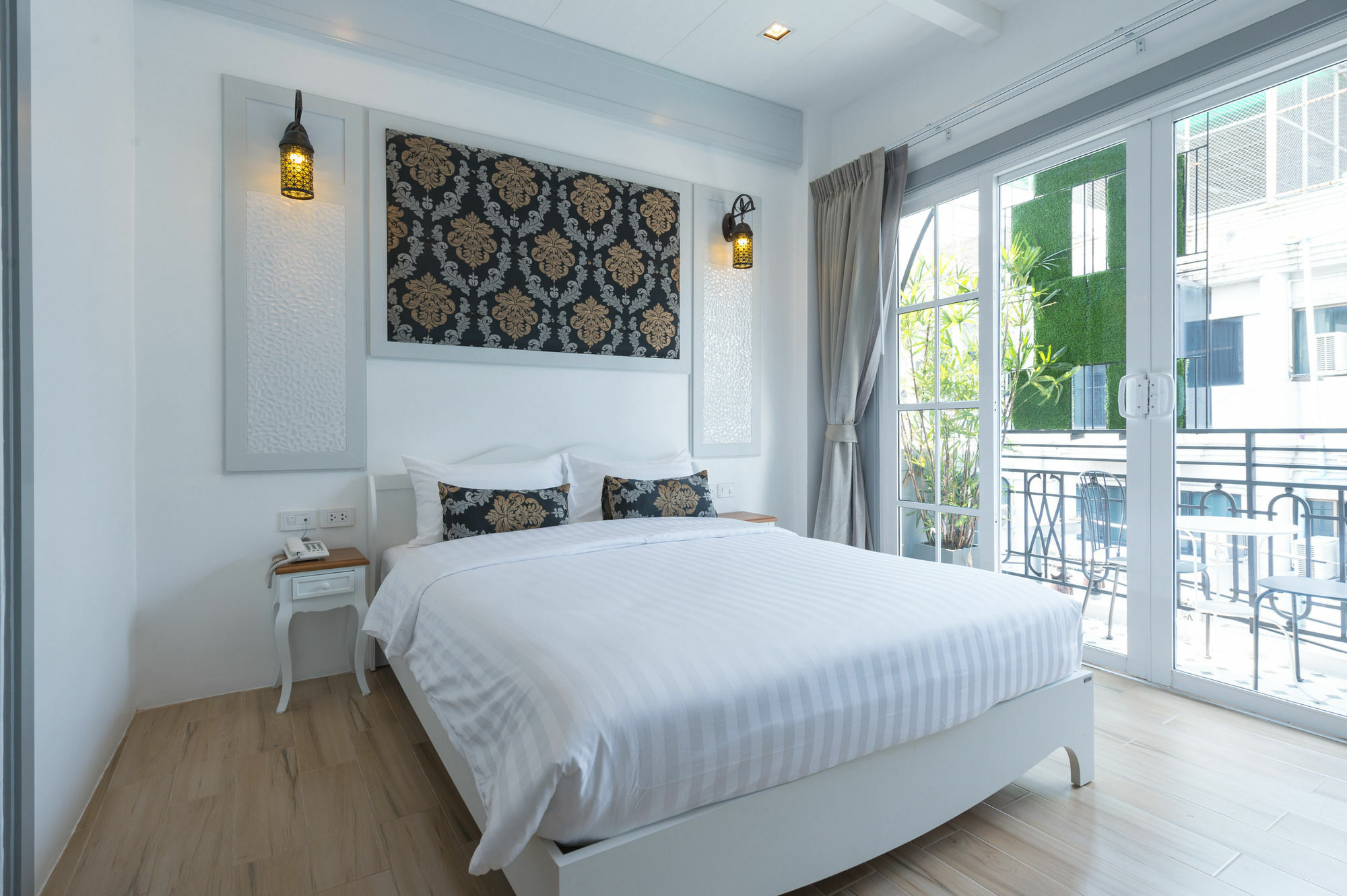 White Ivory Bed And Breakfast Бангкок Экстерьер фото